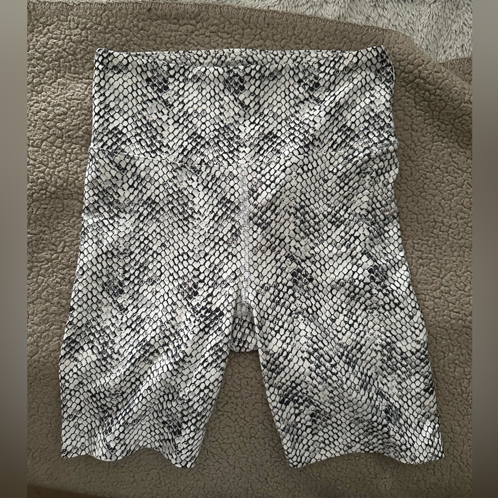 🎁snake print biker shorts
